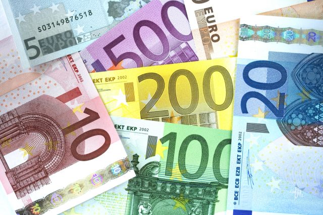 How Economic Reports Impact the Euro